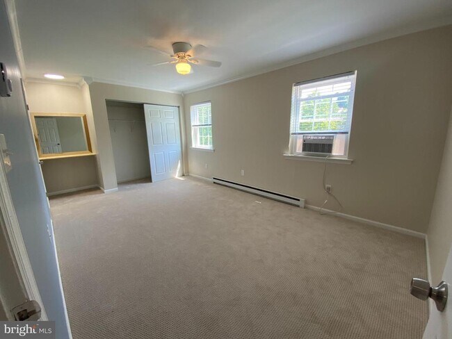 Building Photo - 53 Game Farm Rd