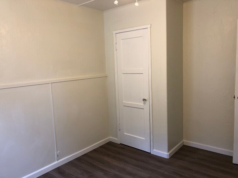 Building Photo - 663 Rose Ave
