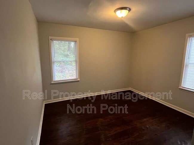 Building Photo - 466 Birney St NE