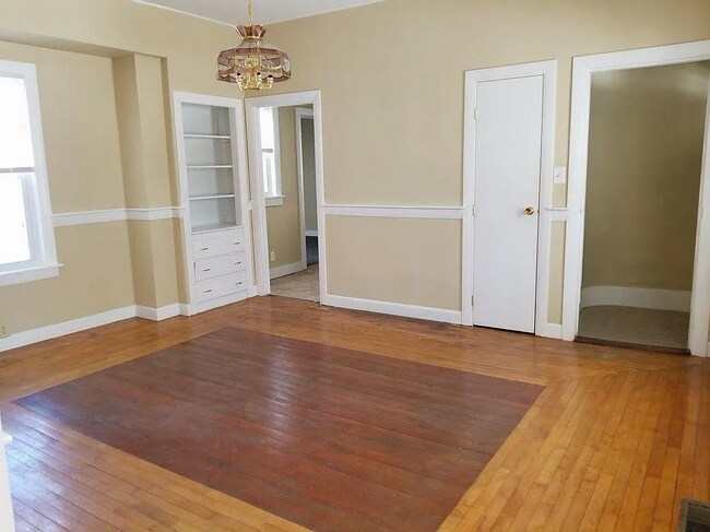 dining room - 395 Maple St