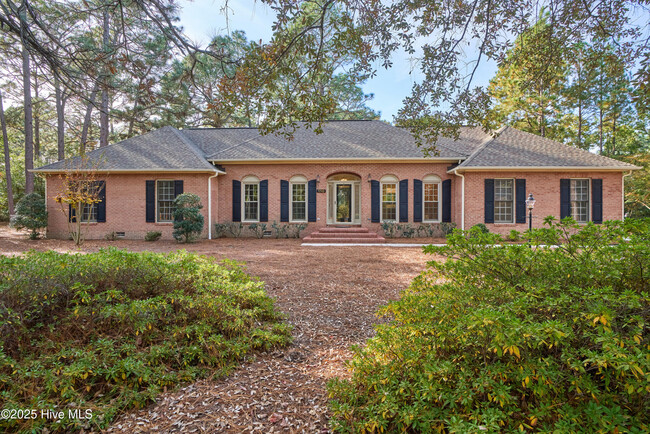 Primary Photo - 110 Pine Cone Way