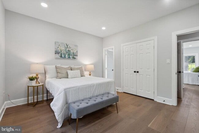 Building Photo - 10899 Woodland Falls Dr