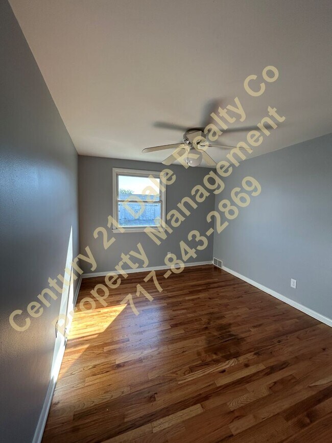 Building Photo - Meade Street 215-217