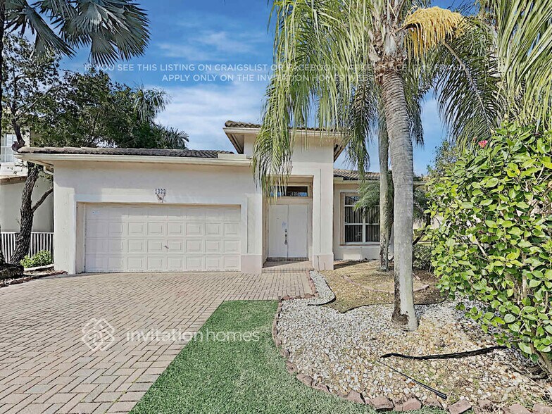 Primary Photo - 1422 SW 158th Ave