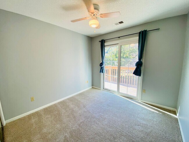 Building Photo - {12030 - F}  Updated Condo in Fantastic Location + Top Floor + Covered Parking Included + Private...