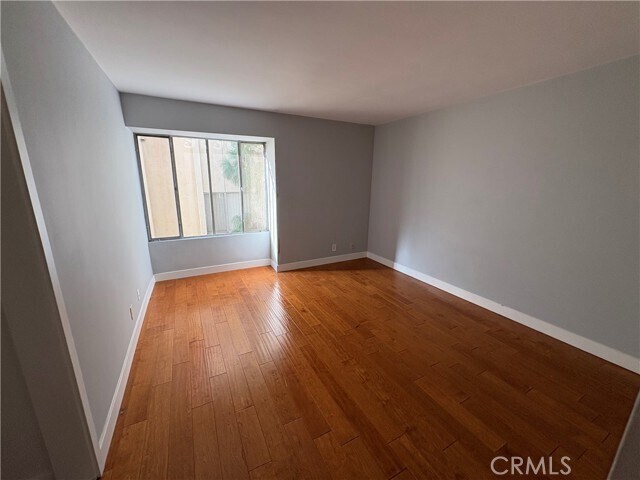 Building Photo - 5625 N Sumner Way