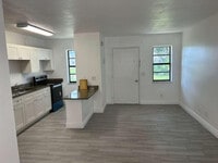 Building Photo - 1081 SE Monterey Rd