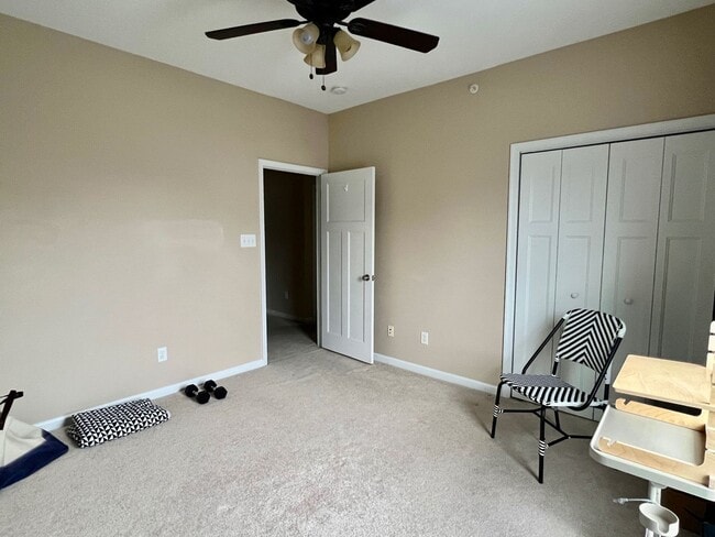 Building Photo - 3BD/2.5BA End Unit Condo in Harbor Walk! B...
