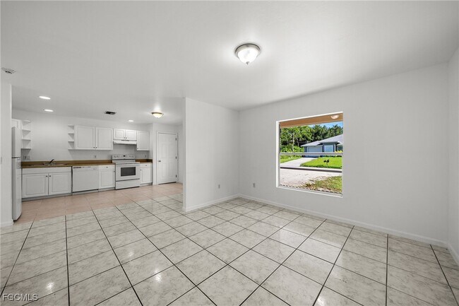 Building Photo - 4735 30th St SW