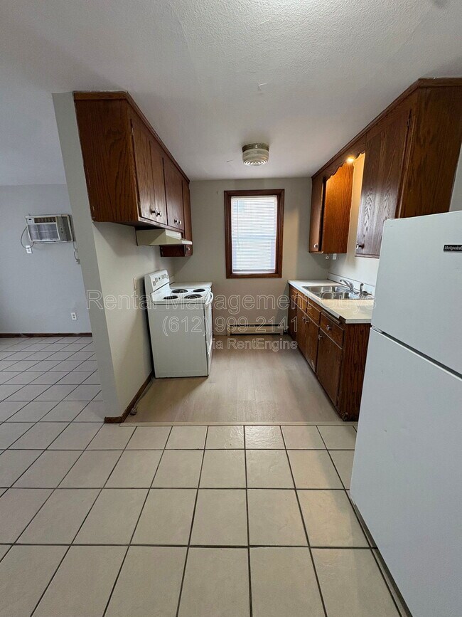 Building Photo - 3841 N Thomas Ave