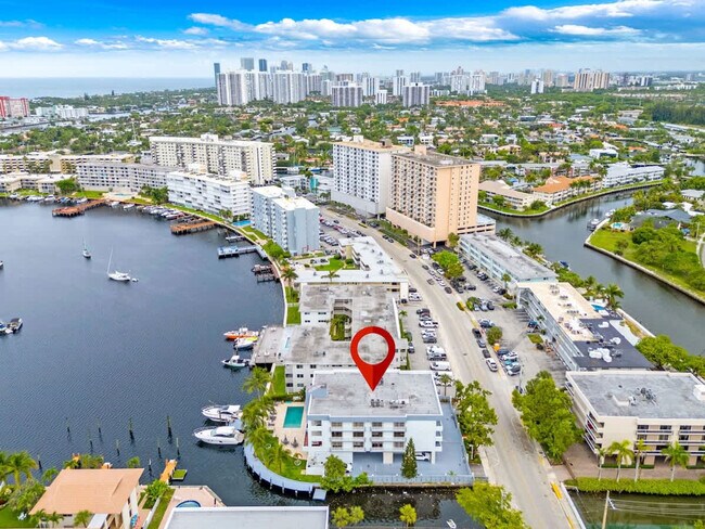 Building Photo - 468 Golden Isles Dr