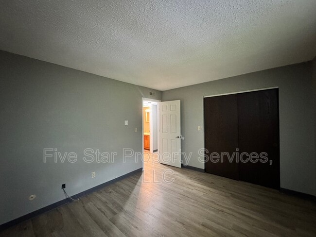 Building Photo - 2080 W Washington St