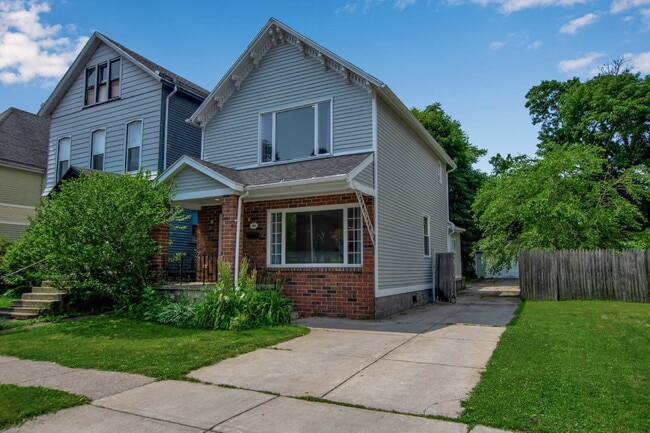 Building Photo - Furnished 4-Bedroom Single-Family Home on Buffalo’s West Side