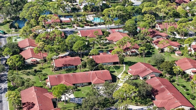 Building Photo - 2/2 Villa in South Sarasota