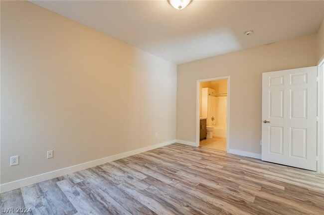 Building Photo - 8250 N Grand Canyon Dr