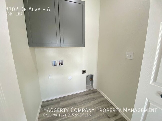 Building Photo - 8702 De Alva Dr
