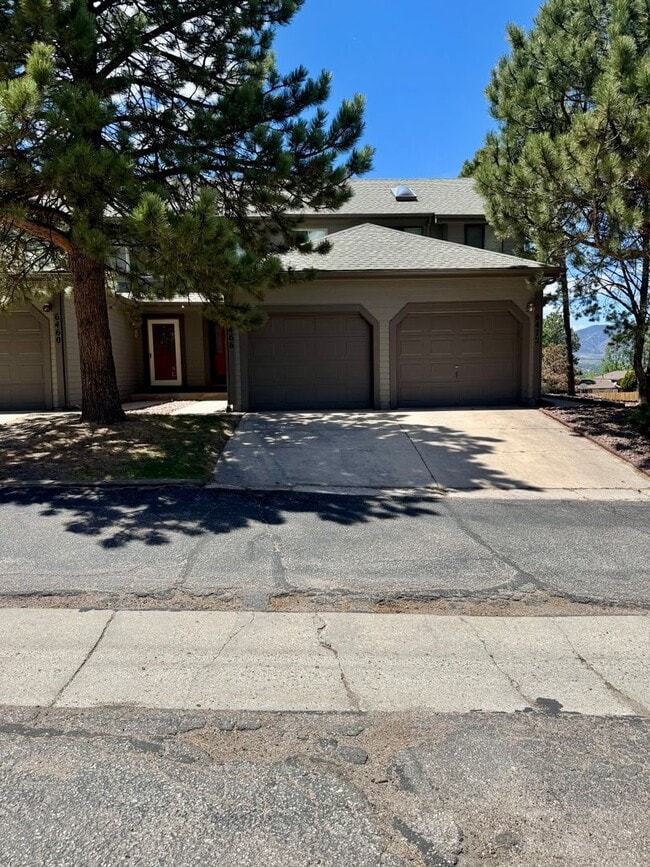 Building Photo - Cozy Townhome on North side with 1 car garage