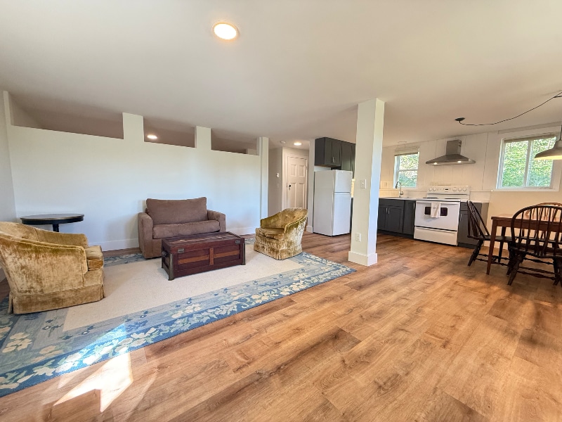 Building Photo - 74 Battle Ave