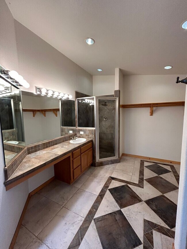 Building Photo - 1513 Crystal Air Dr
