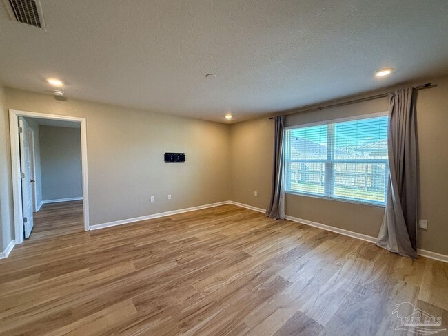 Building Photo - 9639 Angel Oak Dr