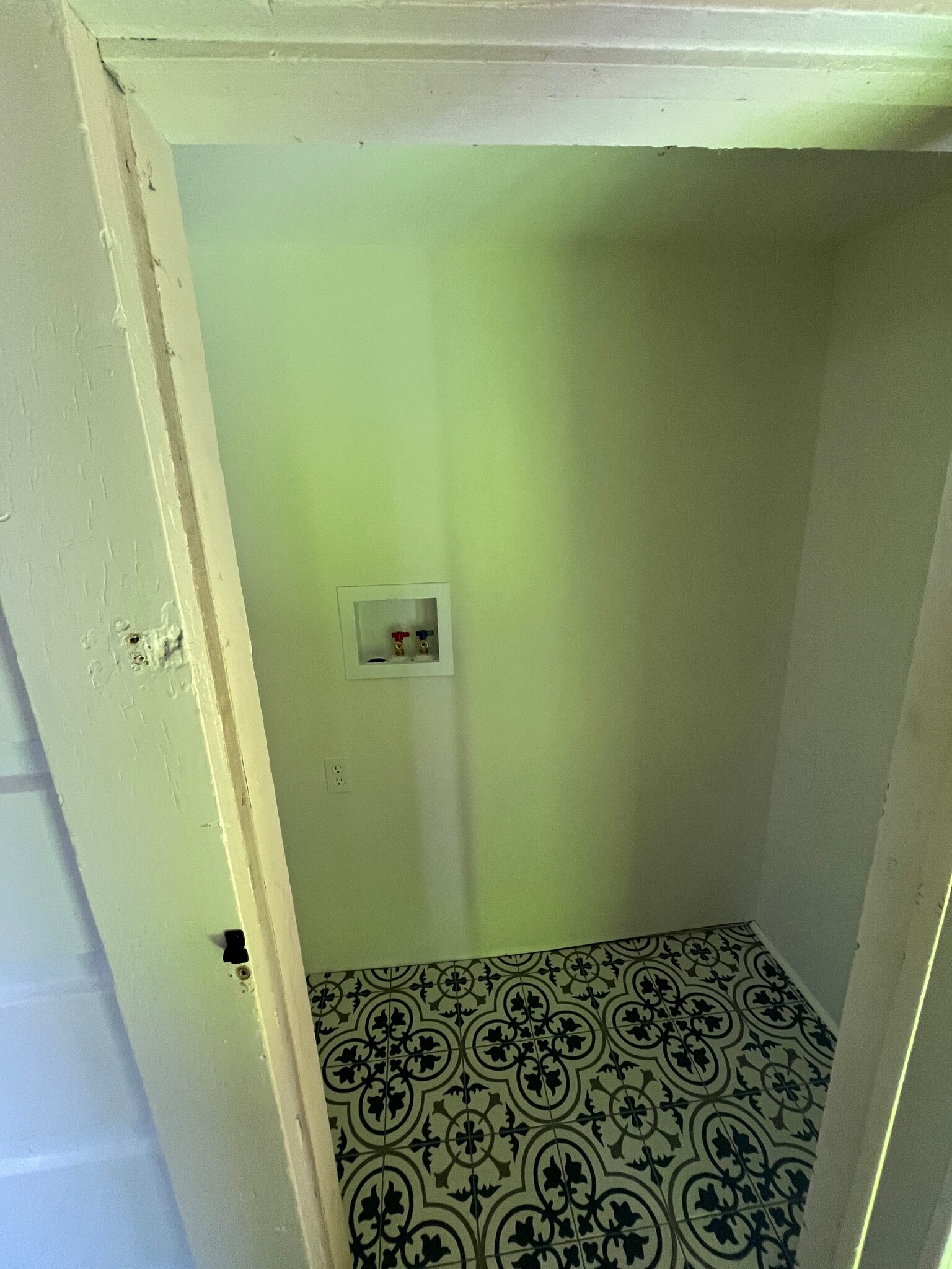 Washer Hook Ups - 663 Tupper St