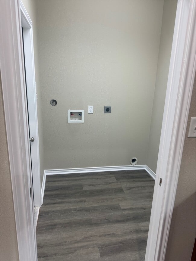 Building Photo - 314 N Ormsby St