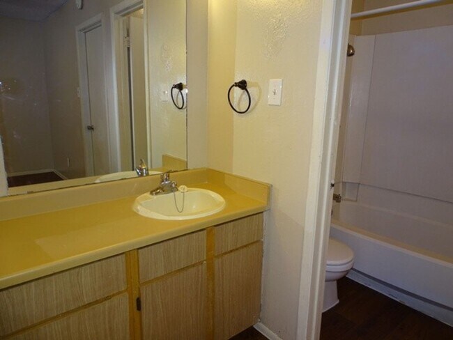 Building Photo - 300 Moursund Blvd