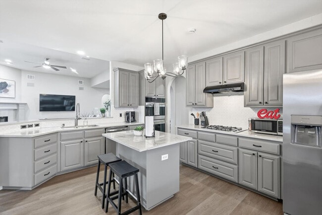 Building Photo - 2008 Vista Dr