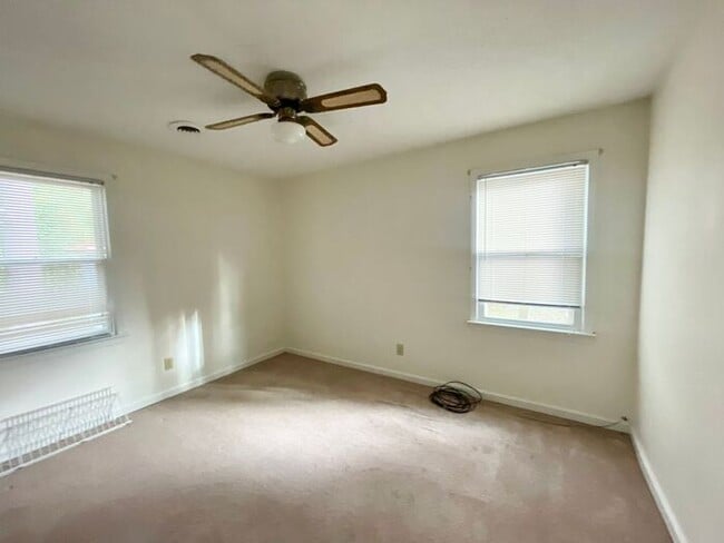 Building Photo - St. Andrews- Offering Self Guided Tour with RENTLY!