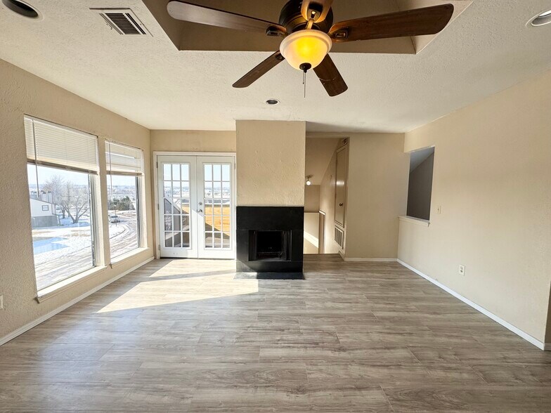 Building Photo - 401 NE 115th St