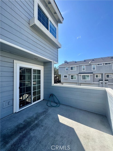 Building Photo - 2800 Plaza del Amo