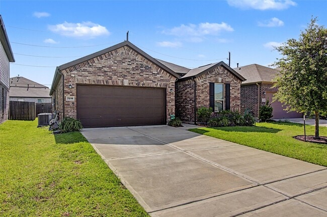 Building Photo - 7219 Escondido Dr