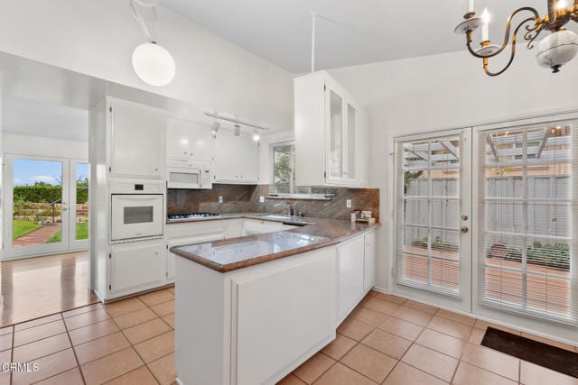 Building Photo - 1370 Cresthaven Dr