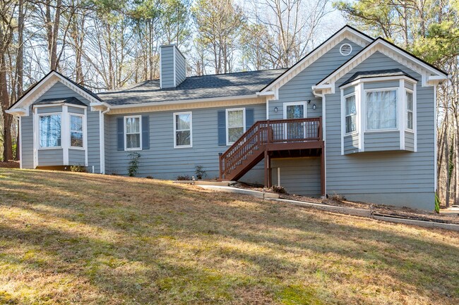 Building Photo - Beautifully Renovated Raised Ranch near La...