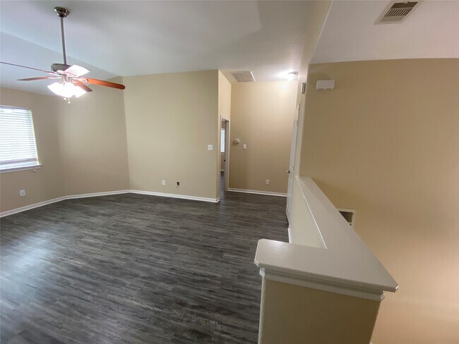 Building Photo - 4903 Summer Ridge Dr