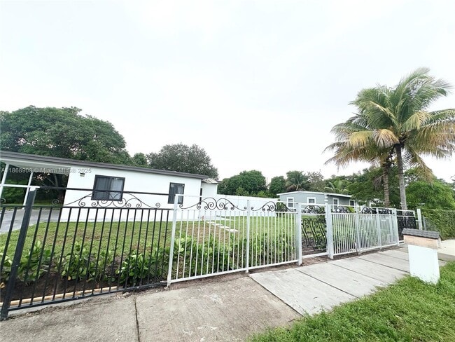 Building Photo - 16450 NW 23rd Ct