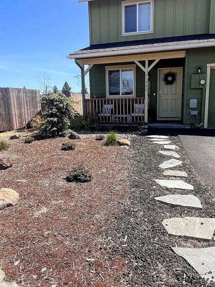 Building Photo - 51726 Putney Ln
