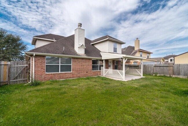 Building Photo - 2707 Troy Dr