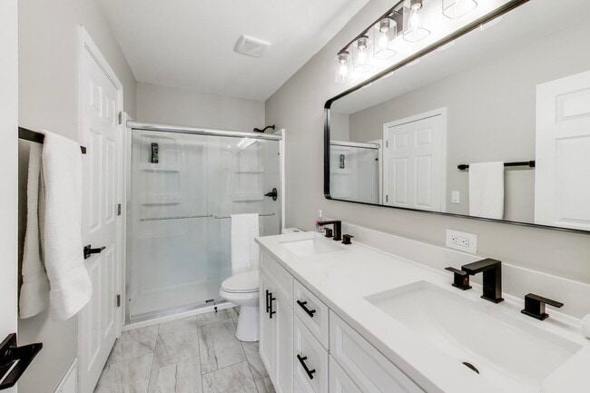 Building Photo - 281 Dupage Dr
