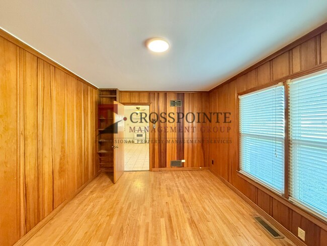 Building Photo - Charming 3 Bedroom, 2 Bathroom Home!