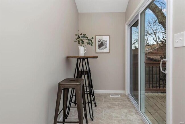 Building Photo - Fantastic 3bd/1.5ba home! Coming soon!