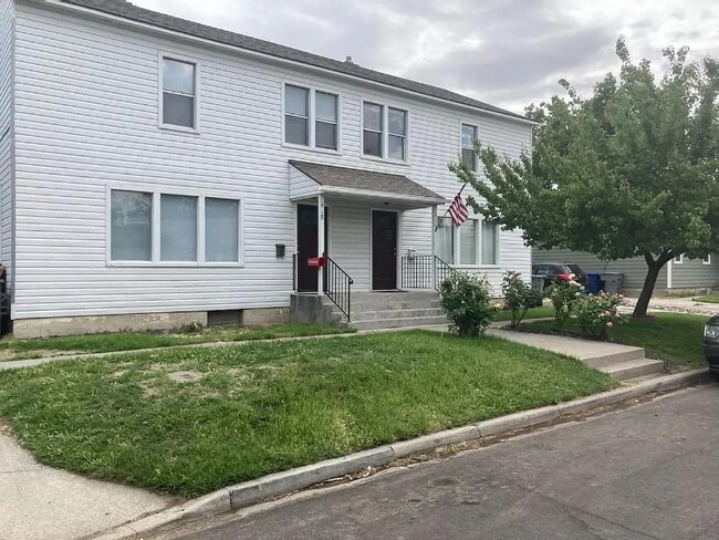 Primary Photo - 418 Delafield Ave