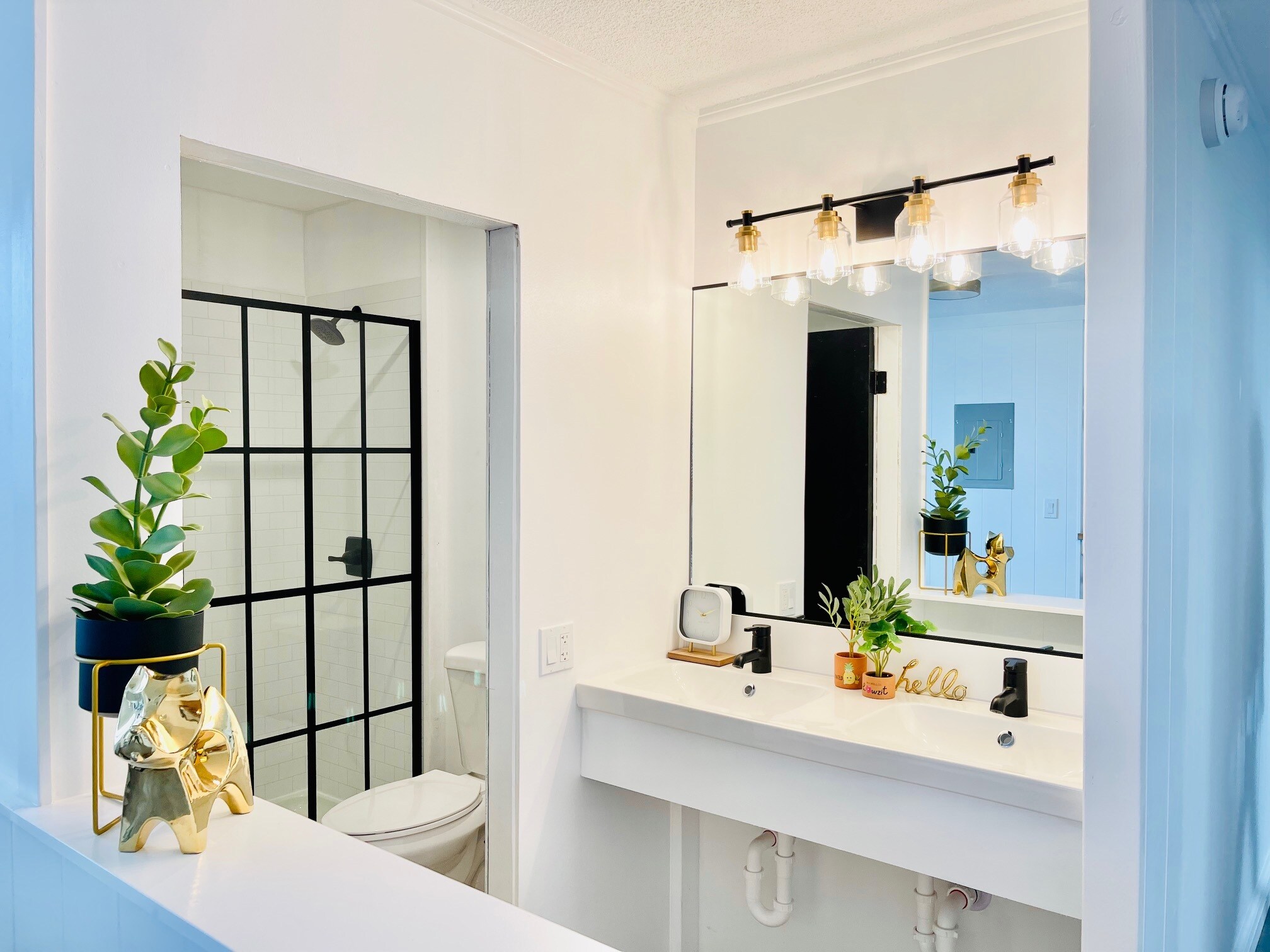 bathroom - 2864 Waialae Ave