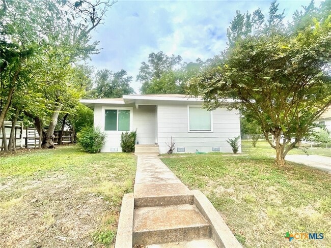 Building Photo - 1109 Davis St