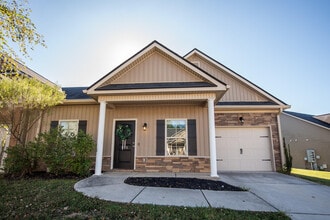 Building Photo - 915 Erika Ln