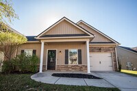 Building Photo - 915 Erika Ln