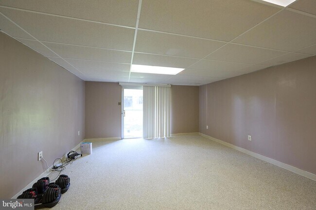 Building Photo - 1803 Stoneham Dr