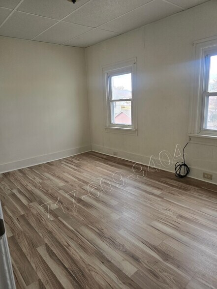 Building Photo - 420 Erie St