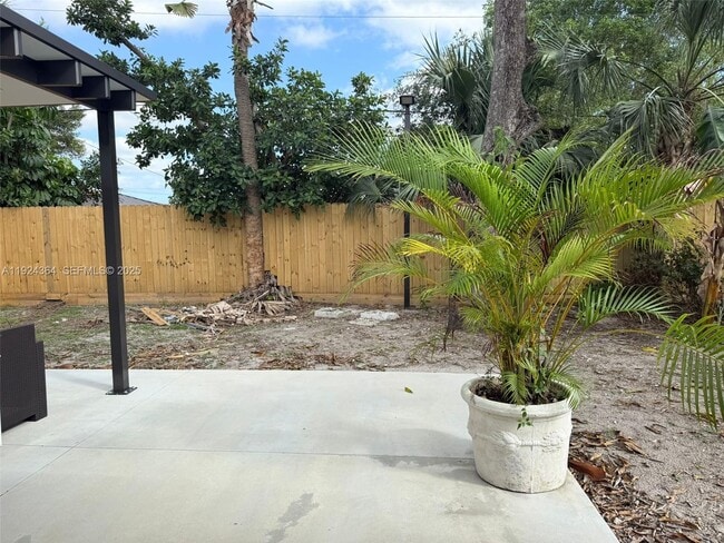 Building Photo - 16561 NW 19th Ave