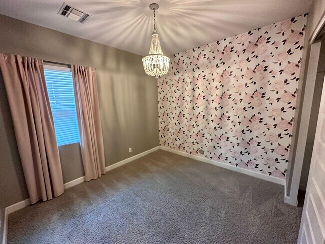 Building Photo - 7507 E Pampa Ave
